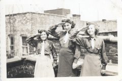 1940s.Mom.NYC.GermanSubWatch1