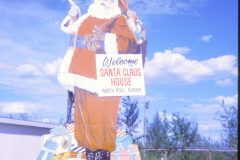 1971 07 Alaska North Pole Santa
