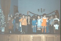 1972 01 Alaska Ft Wainwright Kids