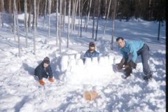 1974 04 Alaska HendersonRd. Fairbanks Dad David Sam3