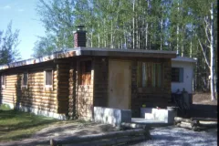1974_06_Alaska_HendersonRd._Fairbanks_House.jpg.webp